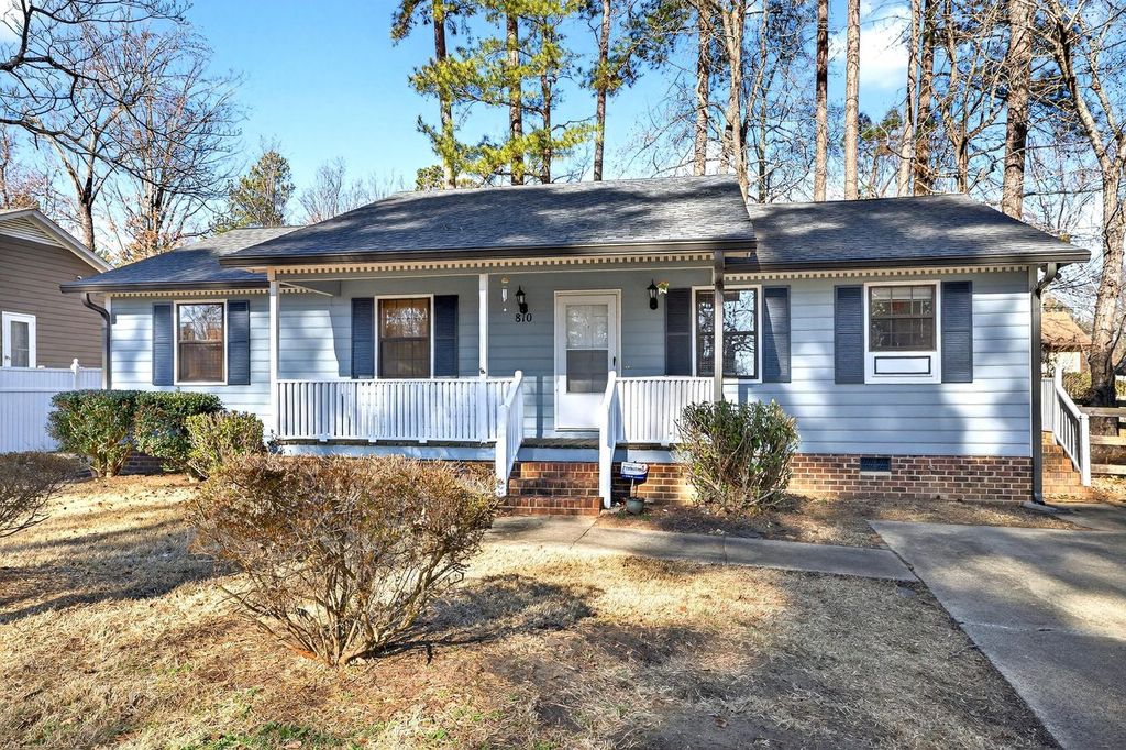 Picture of 810 Wyldewood Rd.